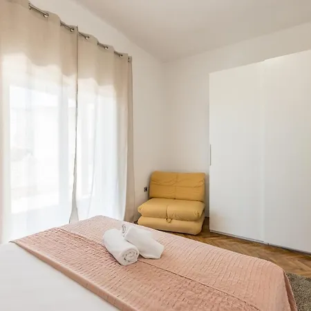 Apartment Family Jadrijevic Primosten
