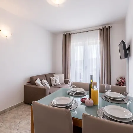 Family Jadrijevic Apartment *