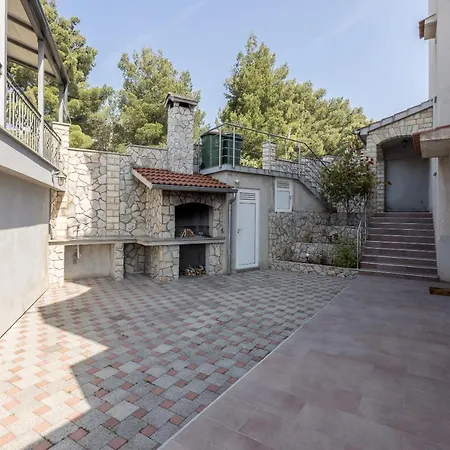 Apartment Family Jadrijevic Primosten