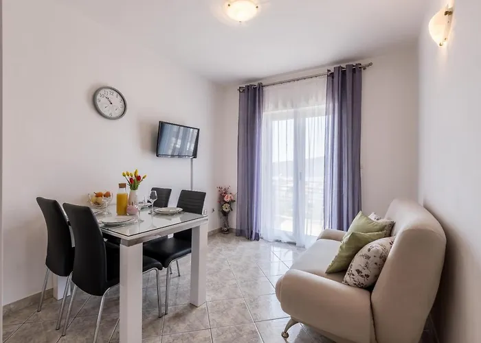 Family Jadrijevic * Primosten