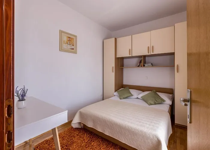 Apartment Family Jadrijevic Primosten